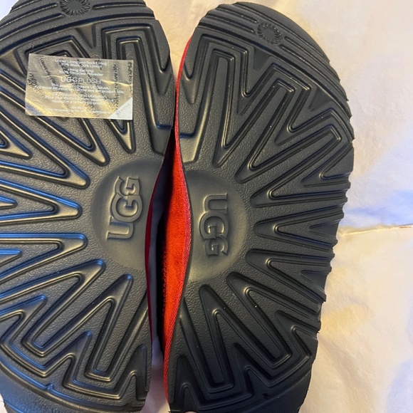 new Red suede Ugg Tasman slippers - Picture 2 of 3